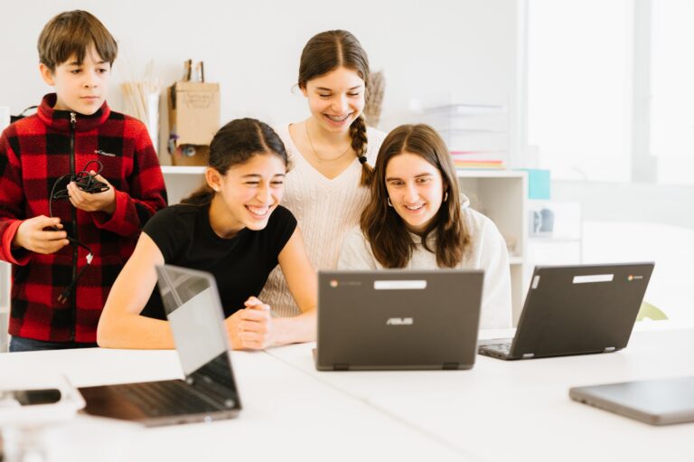 L'approccio di La Scuola all'intelligenza artificiale